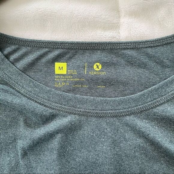 EUC Xersion Open Back with Mesh, Cap Sleeve Workout Top, Size Medium - Picture 4 of 4